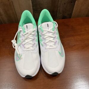 Nike White and Green Sneakers Sleek Design